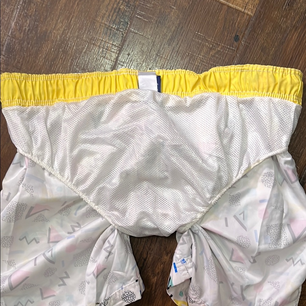 Colorful Geometric Patterned Shorts - Picture 5 of 7